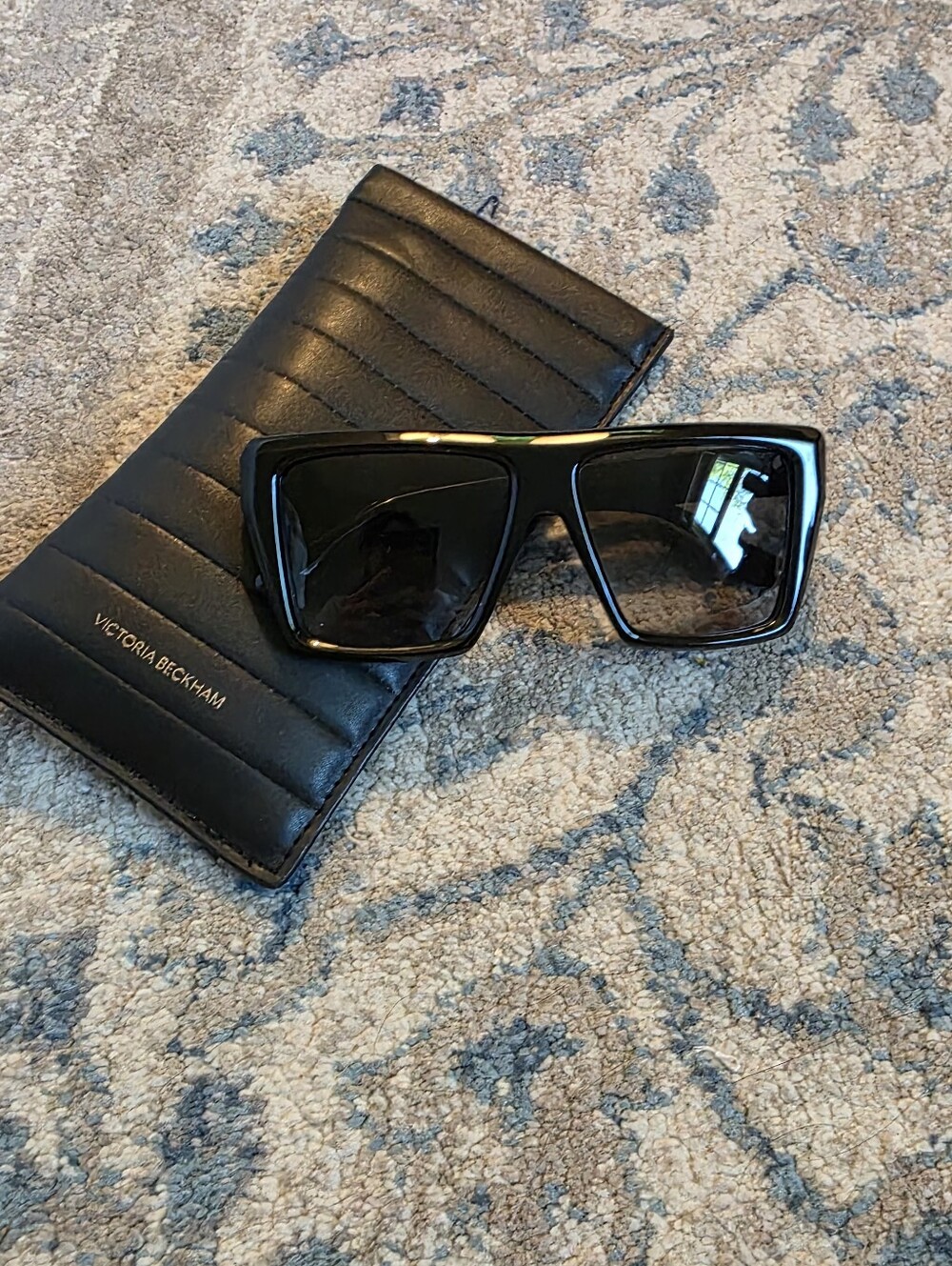 Victoria Beckham Black Oversized Square Sunglasses, with case!